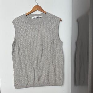 Simons Contemporaine Cable-Knit Crewneck Vest in Light Gray